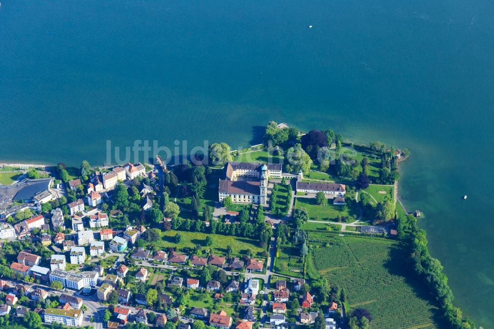 Friedrichshafen aus der Vogelperspektive: Uferbereiche des Sees Bodensee in Friedrichshafen im Bundesland Baden-Württemberg, Deutschland