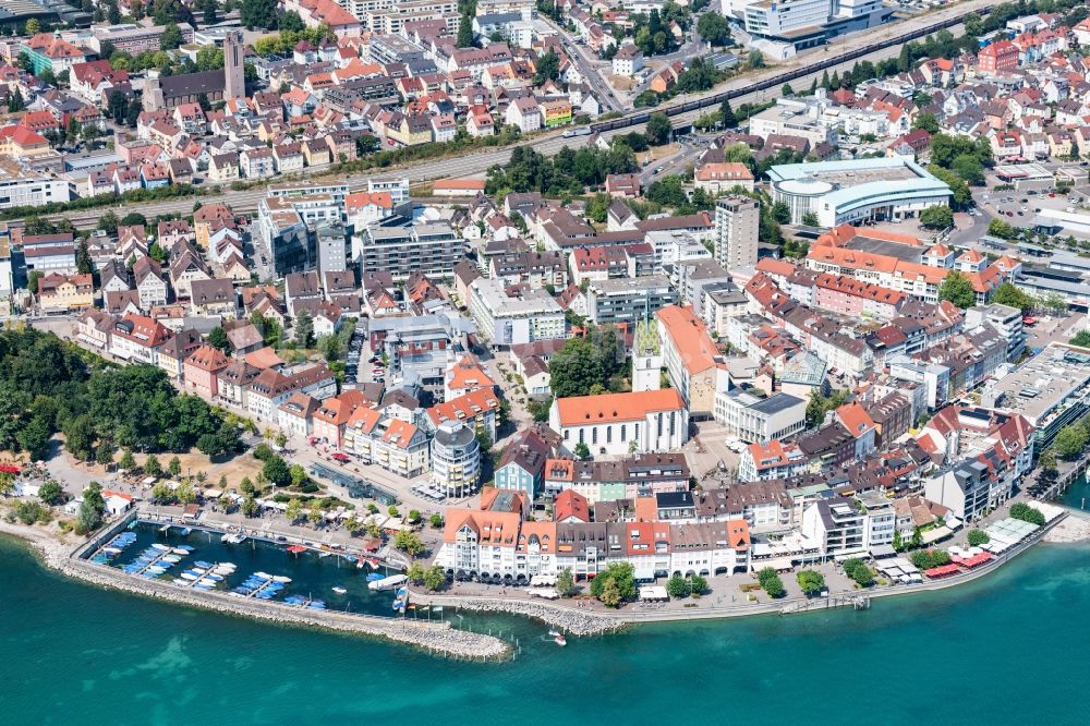 Luftbild Friedrichshafen - Uferbereiche des Sees Bodensee in Friedrichshafen im Bundesland Baden-Württemberg, Deutschland