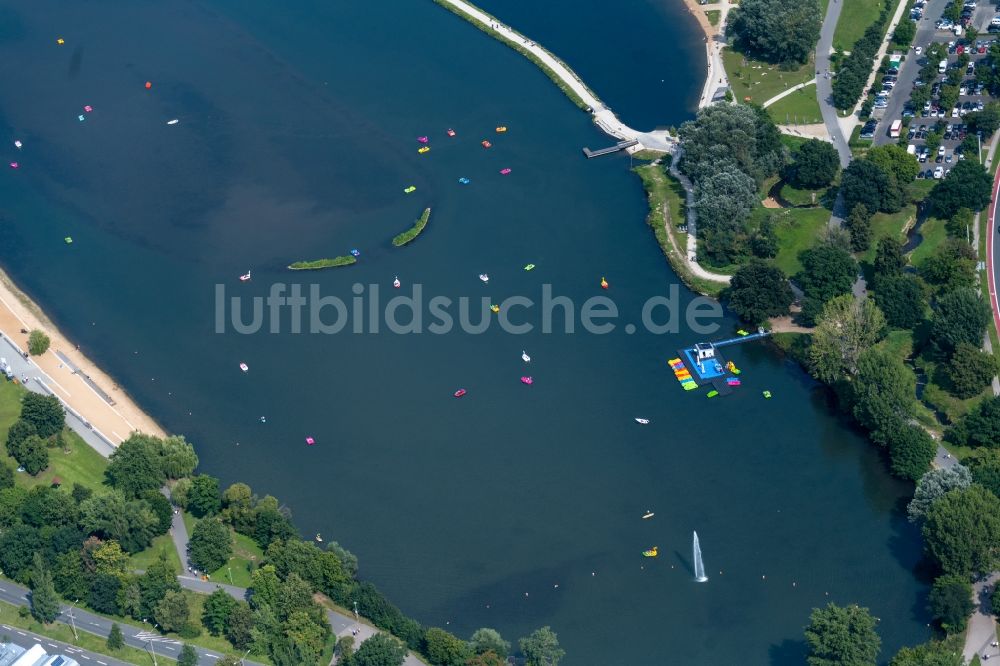 Nürnberg aus der Vogelperspektive: Uferbereiche des Sees und Bootsverleih am Wöhrder See in Nürnberg im Bundesland Bayern, Deutschland