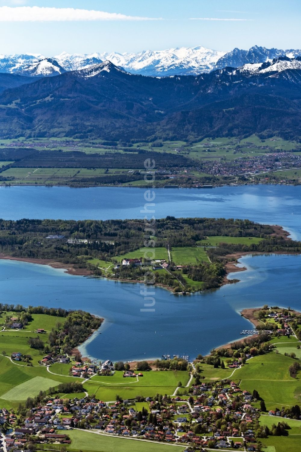 Luftbild Breitbrunn am Chiemsee - Uferbereiche des Sees Chiemsee in Breitbrunn am Chiemsee im Bundesland Bayern, Deutschland