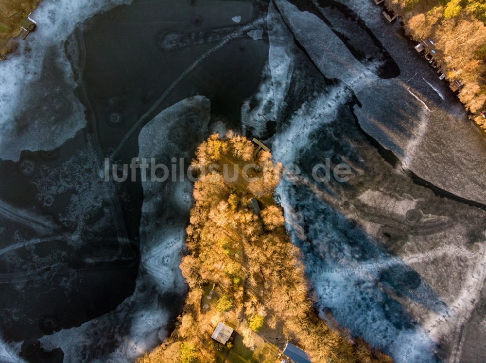 Schorfheide aus der Vogelperspektive: Uferbereiche des Sees Üdersee in einem Waldgebiet in Schorfheide im Bundesland Brandenburg, Deutschland