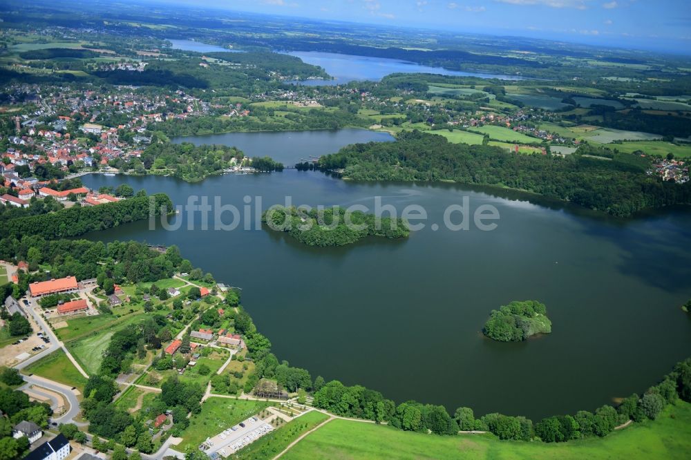 Eutin aus der Vogelperspektive: Uferbereiche des Sees Großer Eutiner See in Eutin im Bundesland Schleswig-Holstein, Deutschland