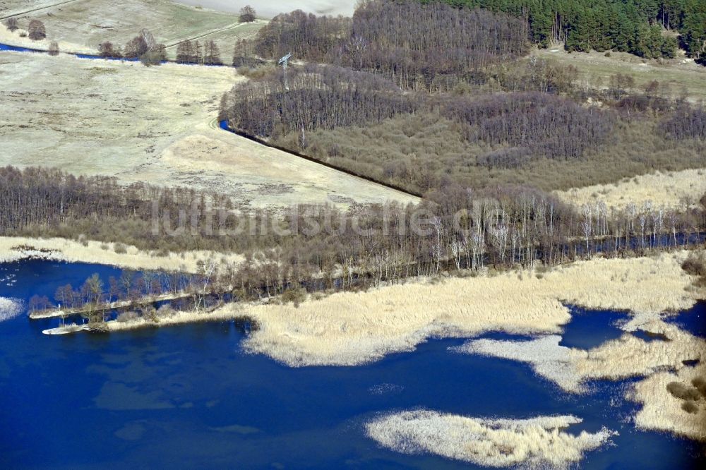 Luftbild Userin - Uferbereiche des Sees Großer Labussee und Havel in Userin im Bundesland Mecklenburg-Vorpommern, Deutschland