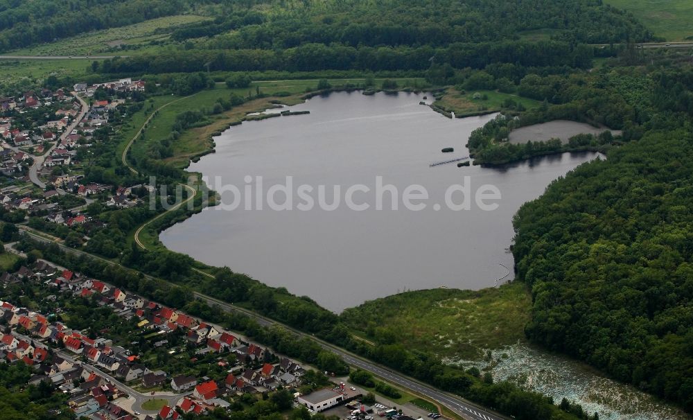 Bitterfeld-Wolfen von oben - Uferbereiche des Sees Grube Johannes in Bitterfeld-Wolfen im Bundesland Sachsen-Anhalt, Deutschland