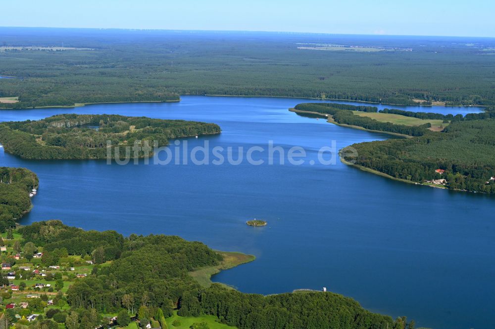 Luftaufnahme Lindow (Mark) - Uferbereiche des Sees Gudelacksee in Lindow (Mark) im Bundesland Brandenburg, Deutschland