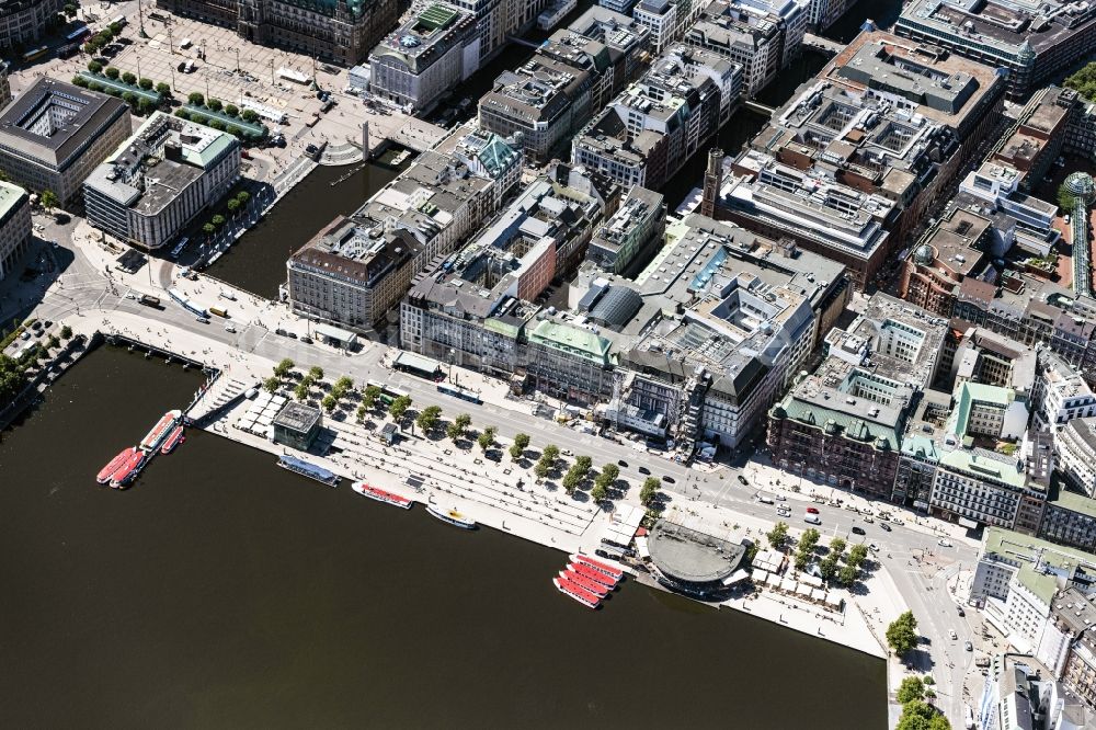 Hamburg aus der Vogelperspektive: Uferbereiche des Sees Jungfernstieg an der Binnenalster in Hamburg