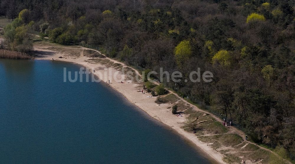 Berlin von oben - Uferbereiche des Sees Kaulsdorfer Seen im Ortsteil Kaulsdorf in Berlin, Deutschland