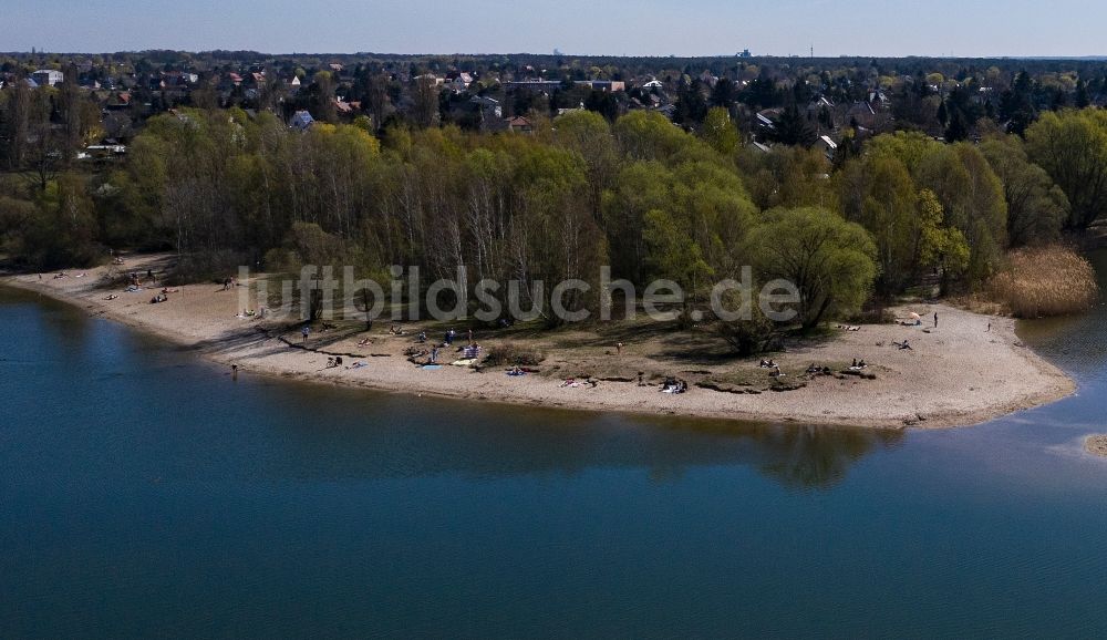 Berlin aus der Vogelperspektive: Uferbereiche des Sees Kaulsdorfer Seen im Ortsteil Kaulsdorf in Berlin, Deutschland