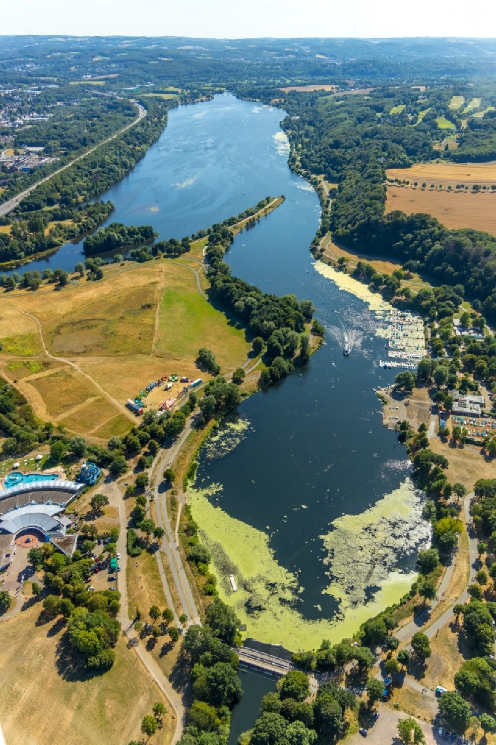 Luftaufnahme Witten - Uferbereiche des Sees Kemnader See und des Oelbach in Witten im Bundesland Nordrhein-Westfalen, Deutschland