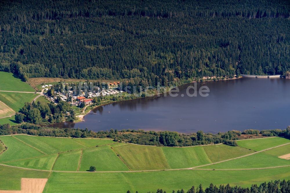 Bräunlingen von oben - Uferbereiche des Sees Kirnbergsee in Bräunlingen im Bundesland Baden-Württemberg, Deutschland