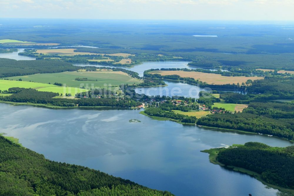 Luftbild Canow - Uferbereiche des Sees Labussee in einem Waldgebiet in Canow im Bundesland Mecklenburg-Vorpommern, Deutschland