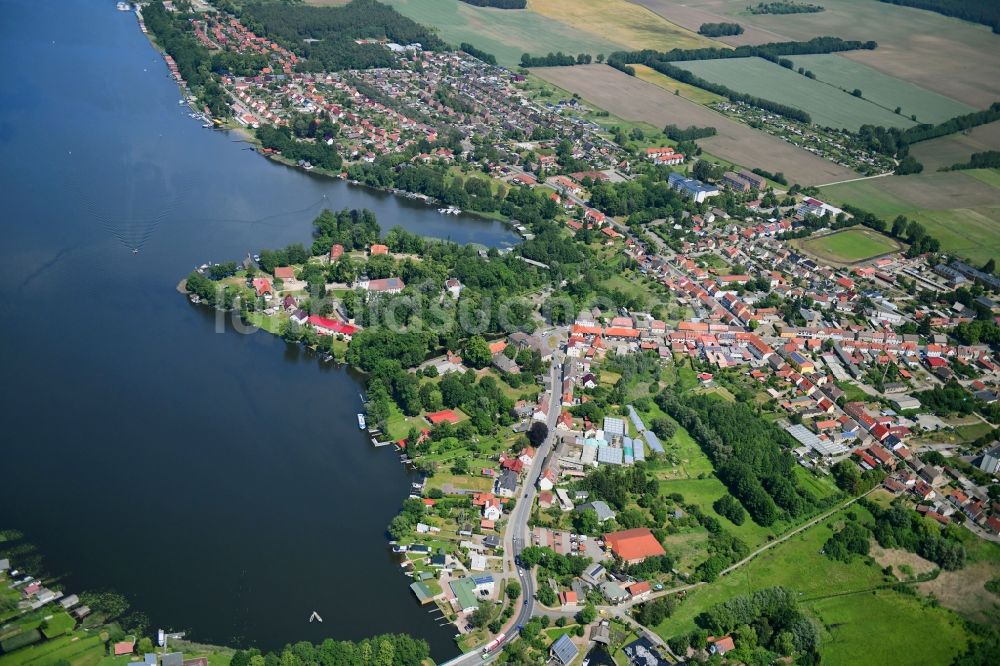 Luftaufnahme Mirow - Uferbereiche des Sees Mirower See in Mirow im Bundesland Mecklenburg-Vorpommern, Deutschland