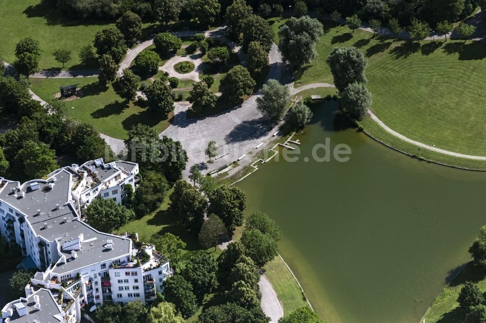 Luftbild München - Uferbereiche des Sees Mollsee im Westpark in München im Bundesland Bayern, Deutschland