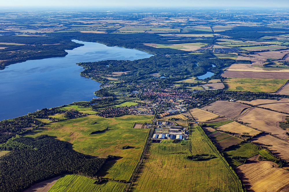 Luftaufnahme Plau am See - Uferbereiche des Sees Plauer See in Plau am See im Bundesland Mecklenburg-Vorpommern