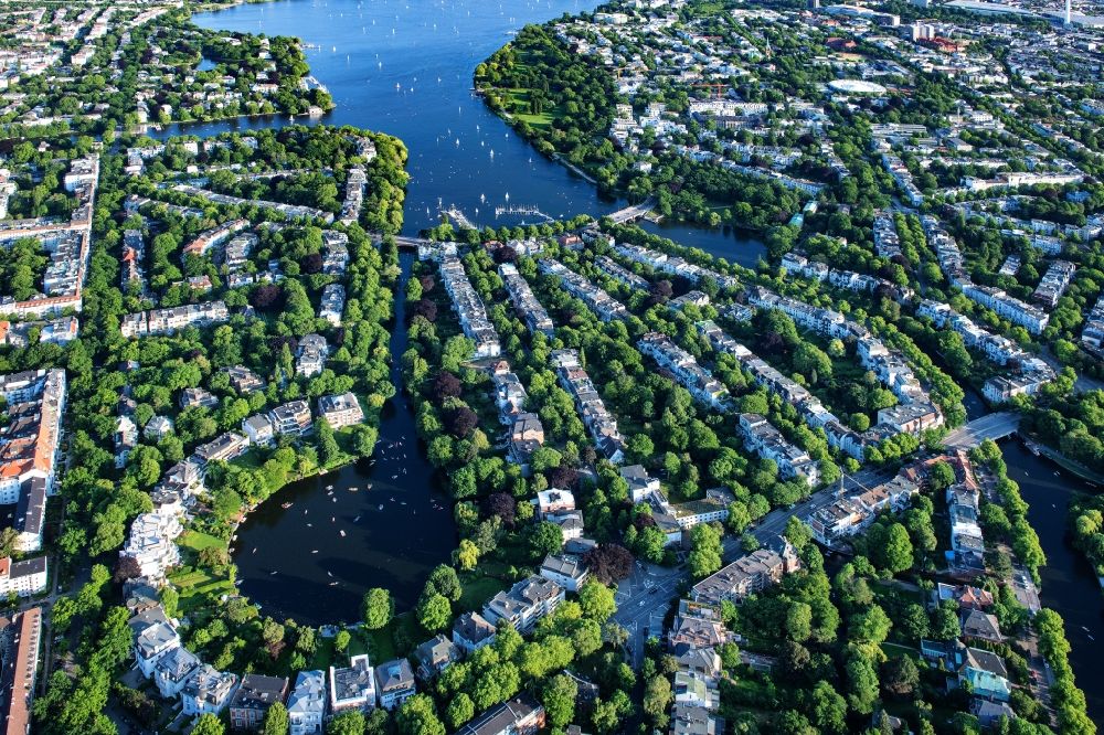 Hamburg von oben - Uferbereiche des Sees Rondeelteich im Ortsteil Winterhude in Hamburg, Deutschland