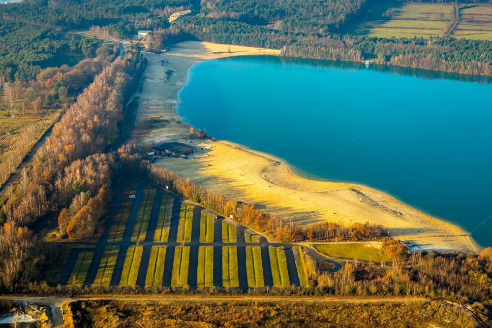 Lehmbraken aus der Vogelperspektive: Uferbereiche des Sees Silbersee II in Lehmbraken im Bundesland Nordrhein-Westfalen, Deutschland