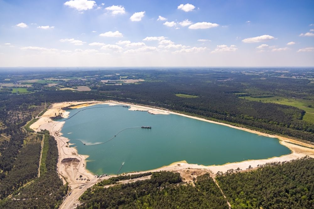 Luftbild Haltern am See - Uferbereiche des Sees Silberseen in einem Waldgebiet in Haltern am See im Bundesland Nordrhein-Westfalen, Deutschland