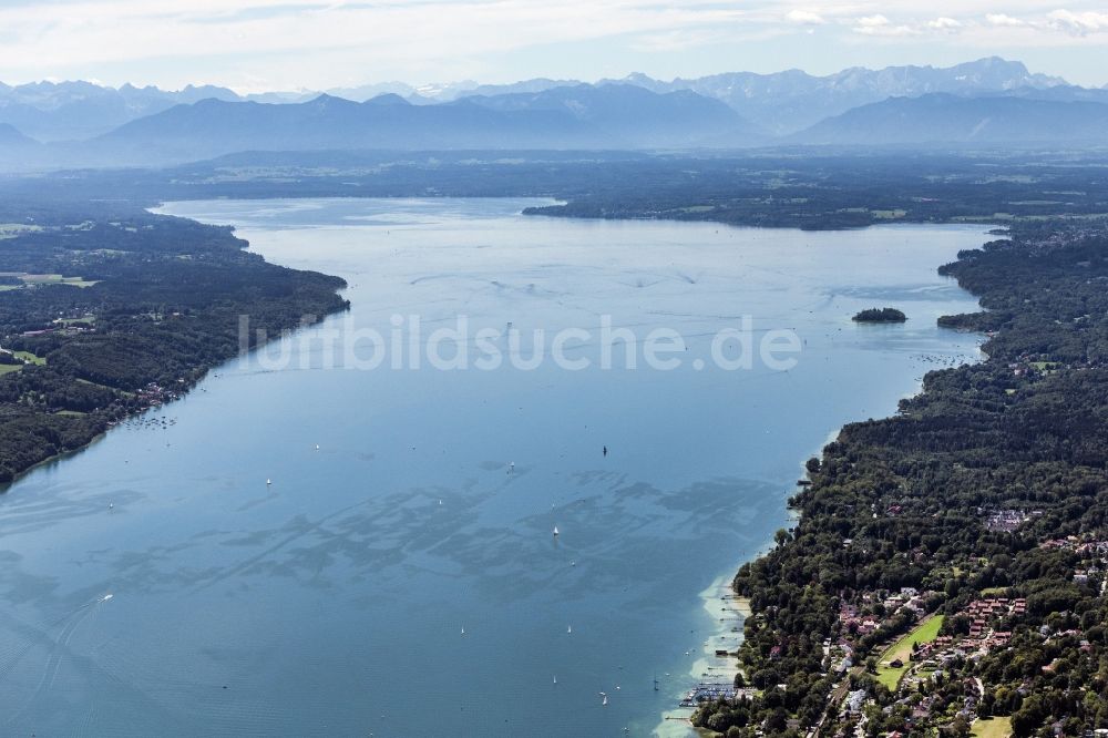 Luftbild Pöcking - Uferbereiche des Sees Starnberger See mit Alpenpanorama in Berg im Bundesland Bayern, Deutschland