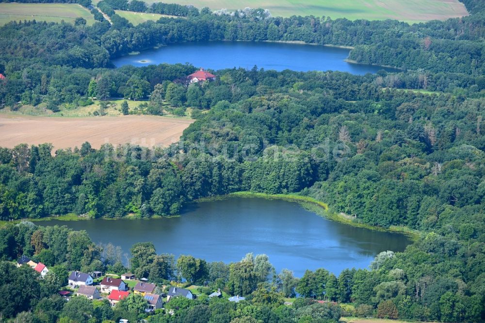 Liebenberg aus der Vogelperspektive: Uferbereiche des Sees Weißer See in einem Waldgebiet in Liebenberg im Bundesland Brandenburg, Deutschland