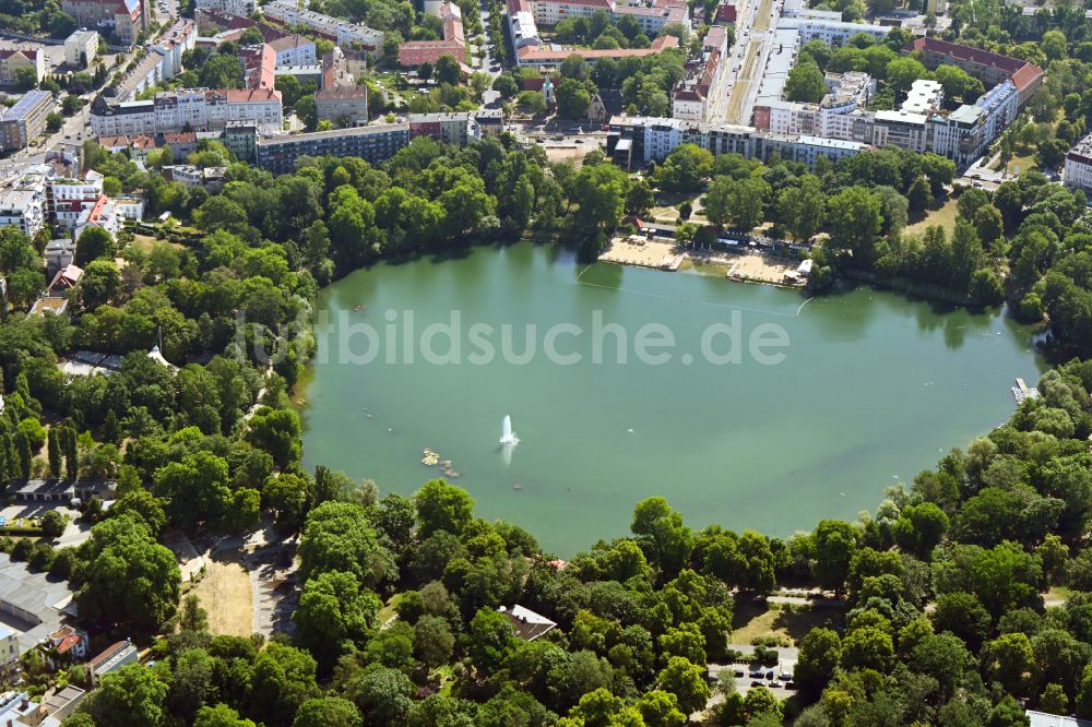 Luftbild Berlin - Uferbereiche des Sees Weißer See im Ortsteil Weißensee in Berlin, Deutschland