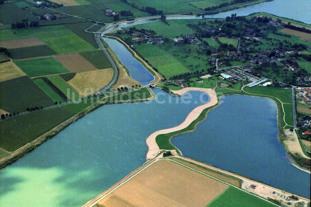 Xanten aus der Vogelperspektive: Uferbereiche des Sees Xantener Südsee in Xanten im Bundesland Nordrhein-Westfalen