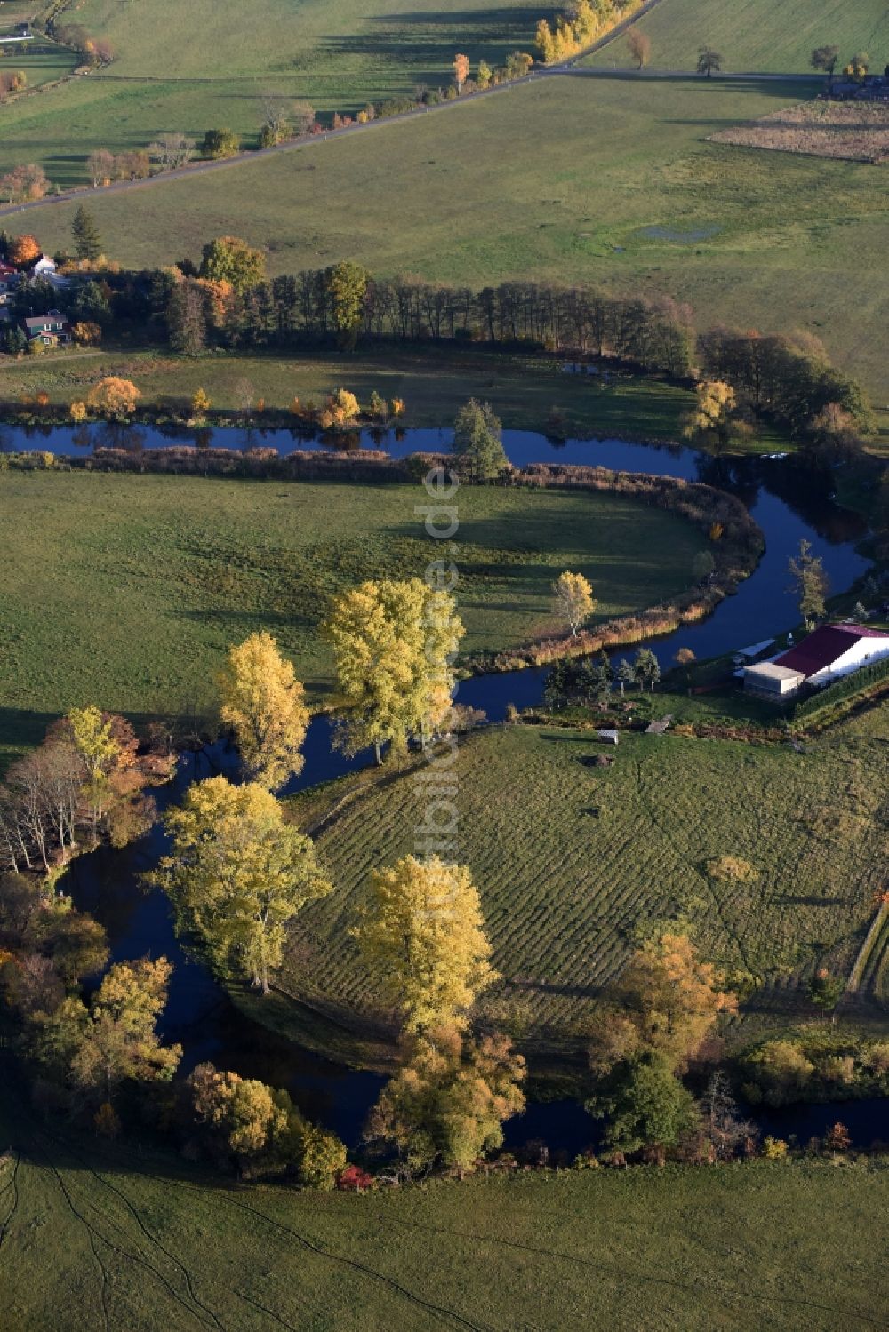 Luftaufnahme Neu Hartmannsdorf - Uferbereiche am Spree- Flußverlauf in Neu Hartmannsdorf im Bundesland Brandenburg