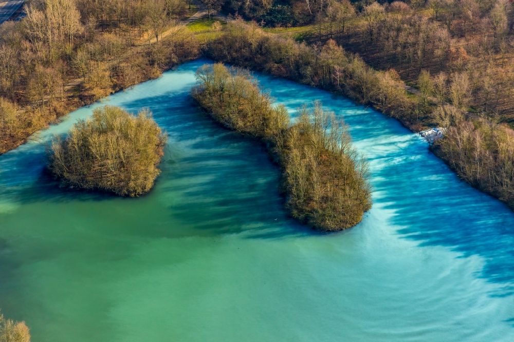 Luftbild Bochum - Uferbereiche der Teichanlagen zur Fischzucht Harpener Teiche im Ortsteil Werne in Bochum im Bundesland Nordrhein-Westfalen, Deutschland