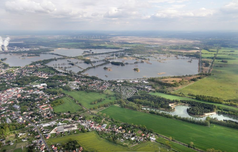 Luftaufnahme Teichland - Uferbereiche der Teichanlagen zur Fischzucht Peitzer Teiche in Teichland im Bundesland Brandenburg, Deutschland