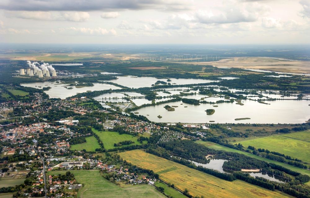Luftaufnahme Teichland - Uferbereiche der Teichanlagen zur Fischzucht Peitzer Teiche in Teichland im Bundesland Brandenburg, Deutschland