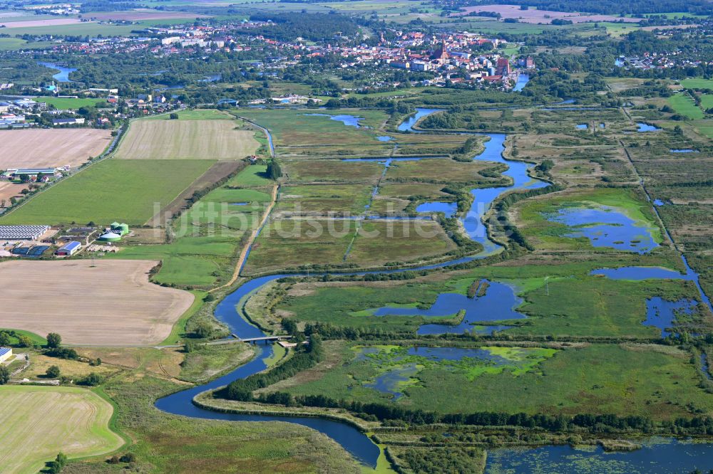 Luftaufnahme Wotenick - Uferbereiche am Trebel - Flussverlauf in Wotenick im Bundesland Mecklenburg-Vorpommern, Deutschland