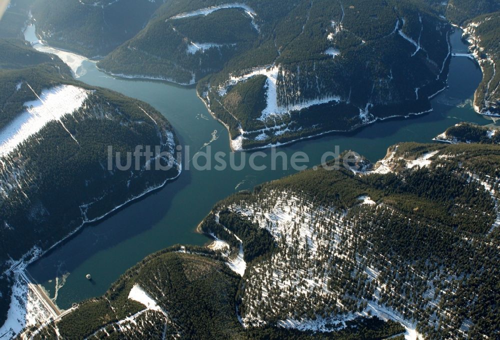 Luftaufnahme Luisenthal - Uferlandschaft am Stausee der Ohratalsperre in Luisenthal im Bundesland Thüringen
