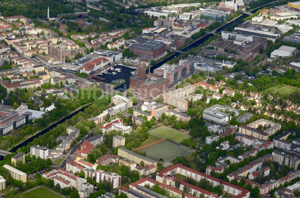 Luftbild Berlin - Ullsteinhaus und Einkaufszentrum Tempelhofer Hafen am Tempelhofer Damm in Berlin