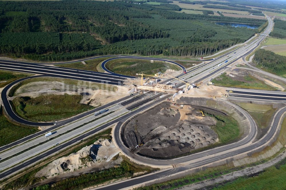Luftaufnahme Wöbbelin - Um- und Ausbau des AD Autobahndreieck Schwerin an der BAB Autobahn A14 und A24 bei Wöbbelin in Mecklenburg-Vorpommern