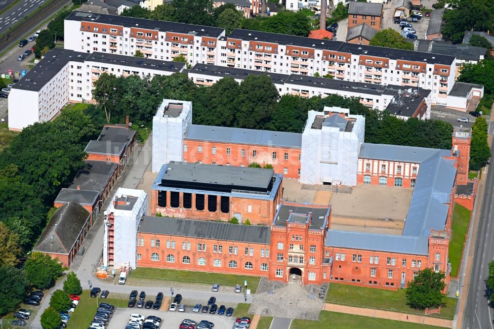 Schwerin von oben - Umbau der alten Artilleriekaserne zum Finanzamt in Schwerin im Bundesland Mecklenburg-Vorpommern, Deutschland