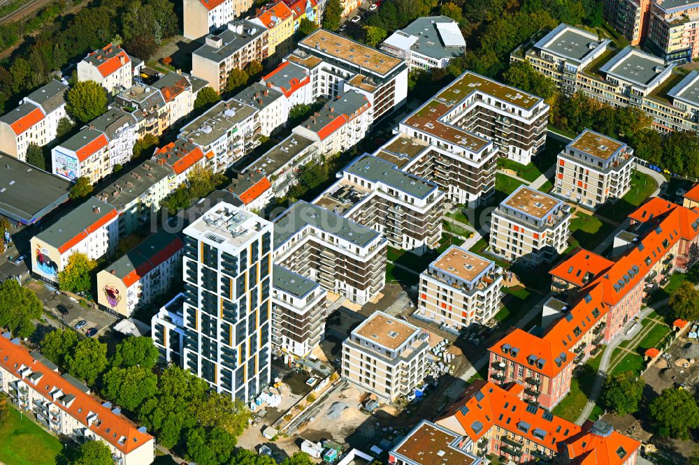 Luftbild Berlin - Umbau und Ausbau des denkmalgeschützten Altbau- Gebäudes am Mariendorfer Weg im Ortsteil Neukölln in Berlin