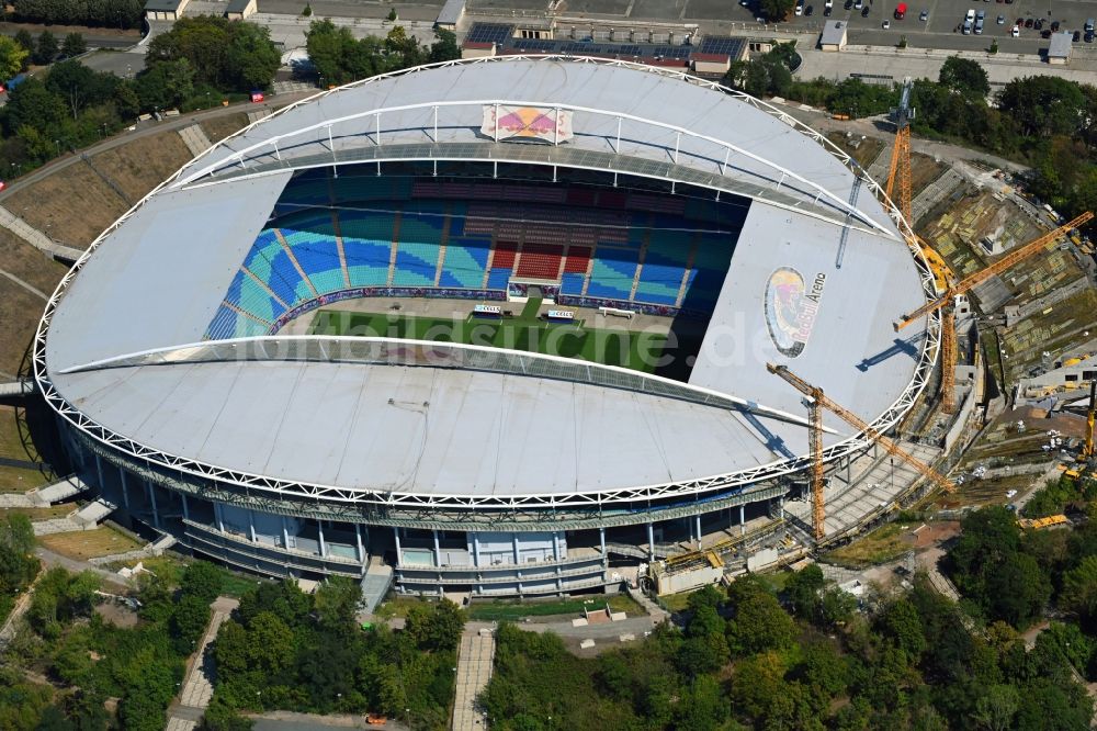 Leipzig aus der Vogelperspektive: Umbau- Baustelle am Sportstätten-Gelände des Stadion Red Bull Arena in Leipzig im Bundesland Sachsen, Deutschland