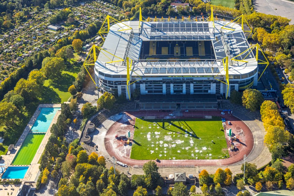 Dortmund von oben - Umbau- Baustelle am Sportstätten-Gelände des Stadion Stadion Rote Erde in Dortmund im Bundesland Nordrhein-Westfalen, Deutschland