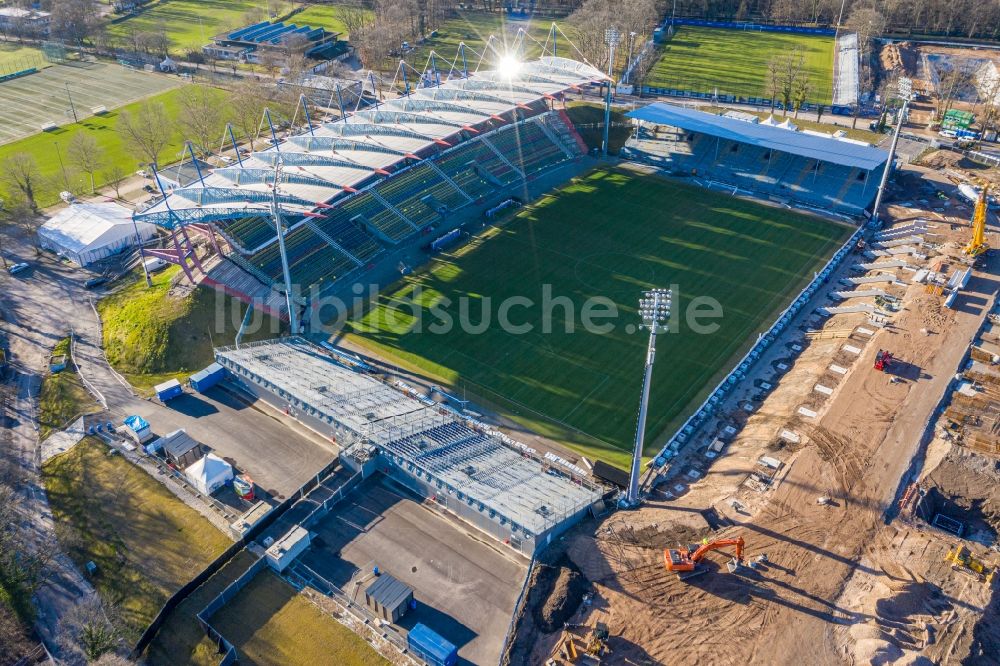 Luftaufnahme Karlsruhe - Umbau- Baustelle am Sportstätten-Gelände des Stadion Wildparkstadion in Karlsruhe im Bundesland Baden-Württemberg, Deutschland