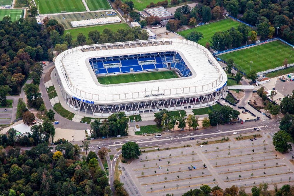 Karlsruhe von oben - Umbau- Baustelle am Sportstätten-Gelände des Stadion Wildparkstadion in Karlsruhe im Bundesland Baden-Württemberg, Deutschland
