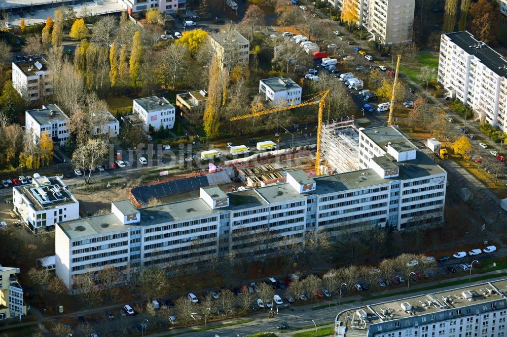 Berlin von oben - Umbau eines Büro- und Geschäftshauses Das Atelierhaus im Ortsteil Pankow in Berlin, Deutschland