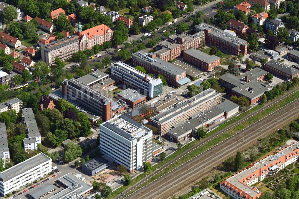 Berlin von oben - Umbau eines Büro- und Geschäftshauses am Gelände der Bundesanstalt für Materialforschung und -prüfung (BAM) in Berlin, Deutschland