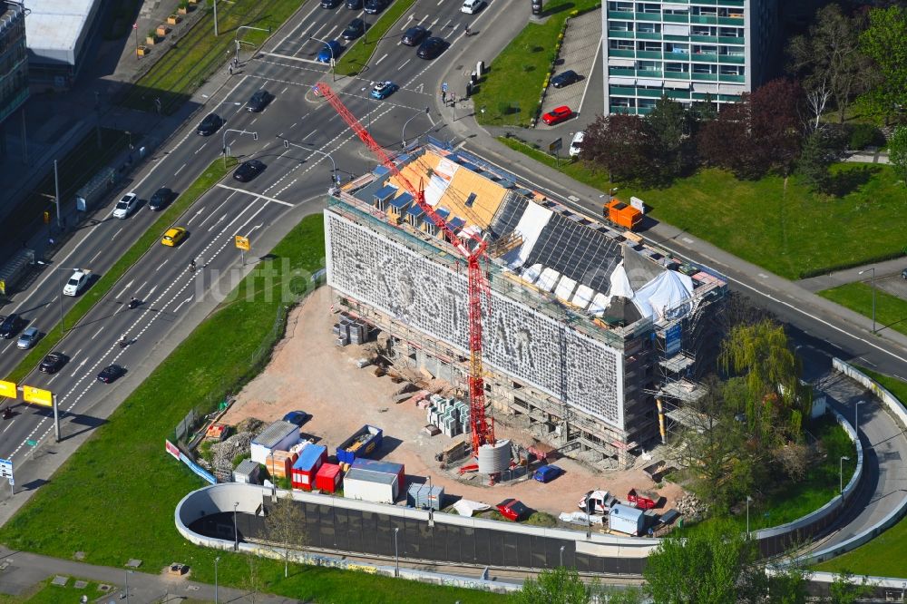 Dresden von oben - Umbau eines Büro- und Geschäftshauses an der Sidonienstraße in Dresden im Bundesland Sachsen, Deutschland