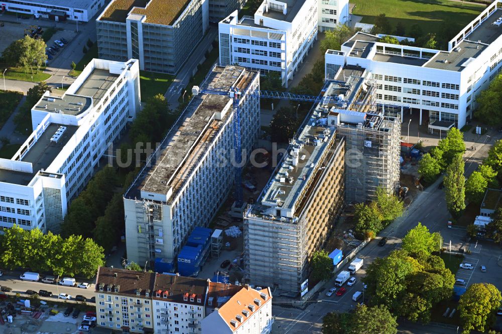 München von oben - Umbau eines Büro- und Geschäftshauses M-YARD im Ortsteil Obersendling in München im Bundesland Bayern, Deutschland
