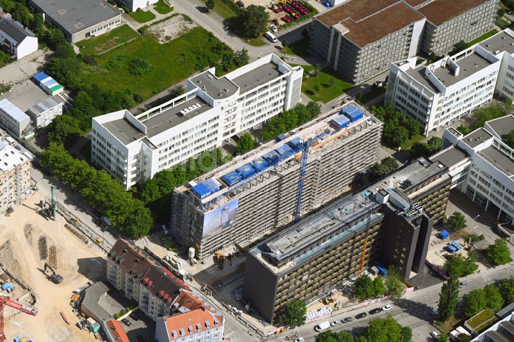 Luftbild München - Umbau eines Büro- und Geschäftshauses M-YARD im Ortsteil Obersendling in München im Bundesland Bayern, Deutschland