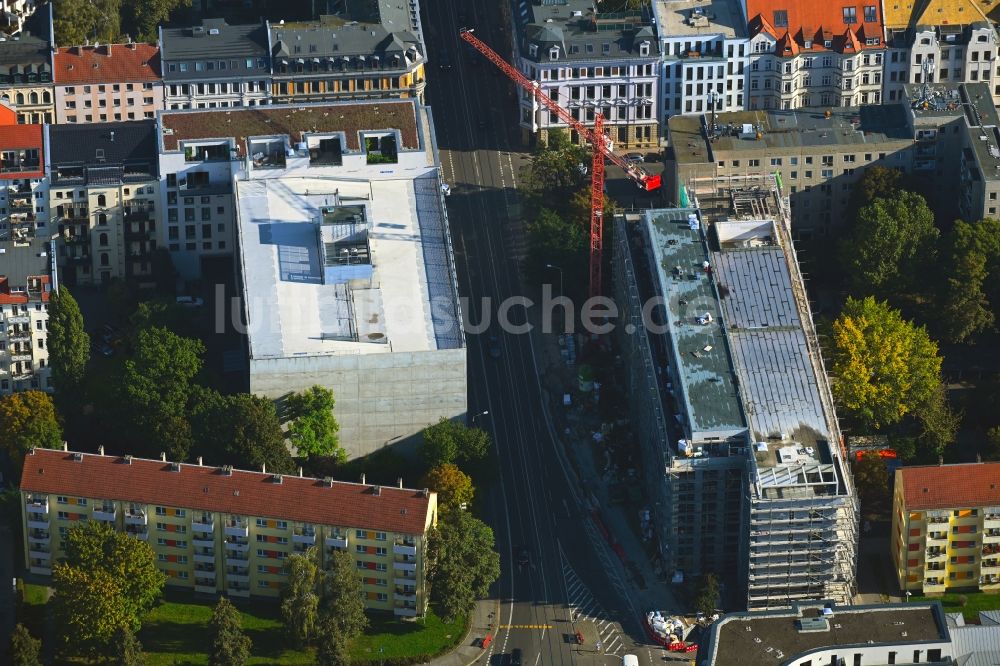 Leipzig von oben - Umbau eines Büro- und Geschäftshauses an der Käthe-Kollwitz-Straße in Leipzig im Bundesland Sachsen, Deutschland