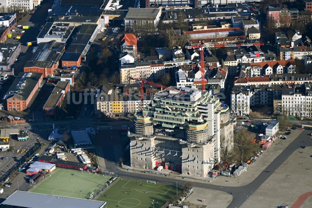 Luftbild Hamburg - Umbau des Bunker- Gebäudekomplex Medienbunker im Ortsteil Sankt Pauli in Hamburg, Deutschland