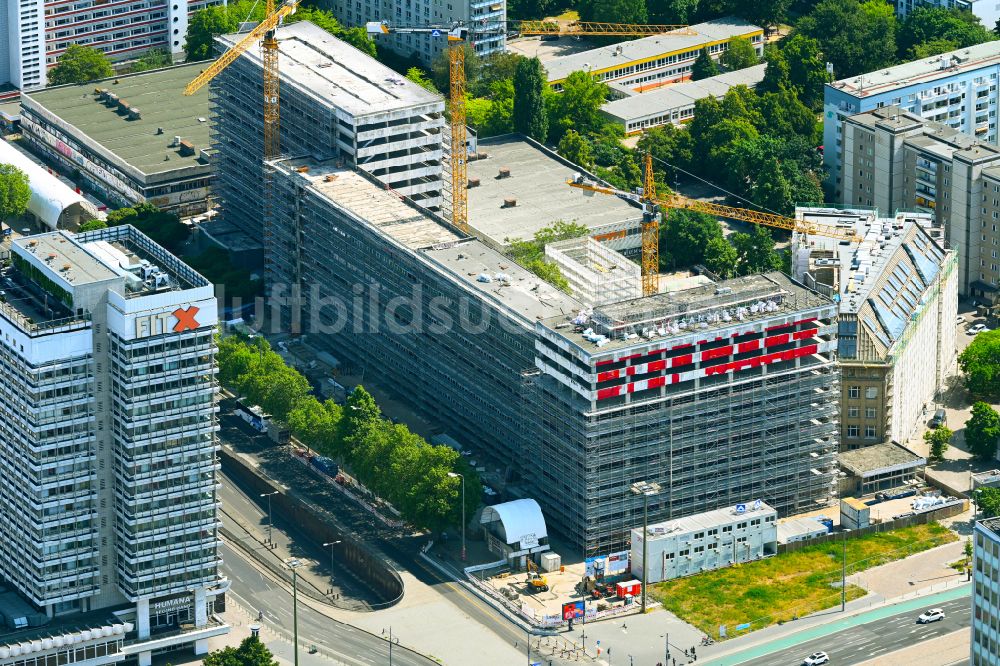 Berlin von oben - Umbau des ehemaligen Bürogebäudes Haus der Statistik im Ortsteil Mitte in Berlin, Deutschland