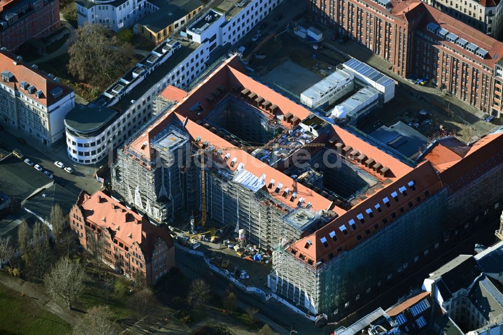 Luftbild Berlin - Umbau des ehemaligen Haupttelegrafenamtes zum neuen Büro- und Geschäftsgebäude FORUM an der MUSEUMSINSEL in Berlin, Deutschland