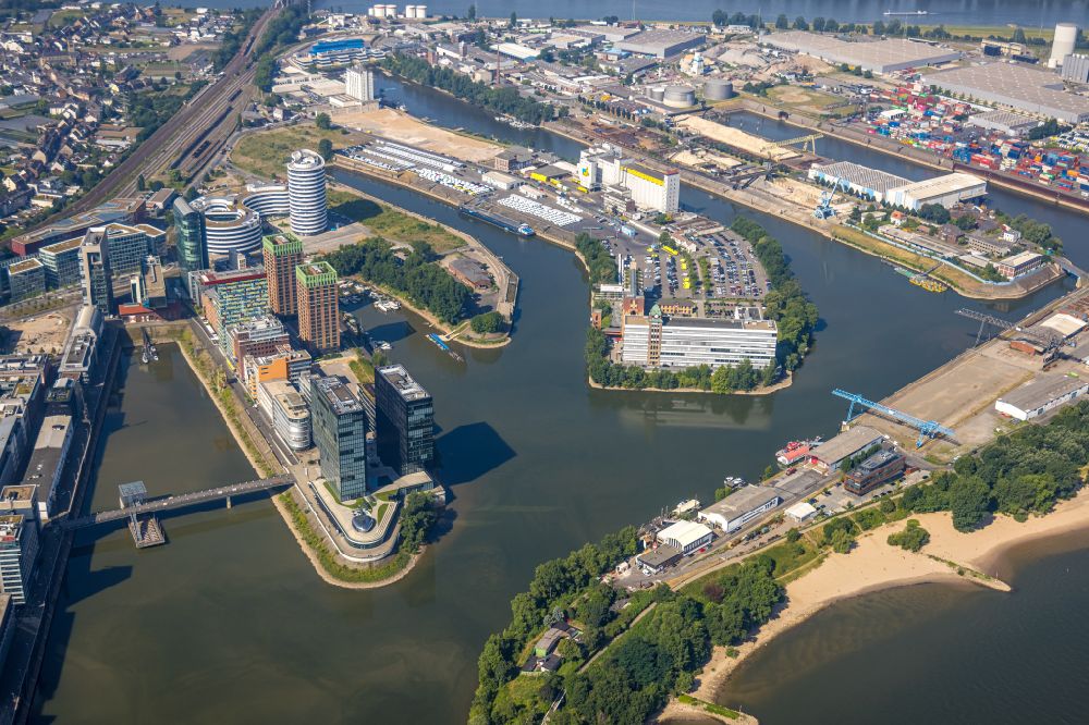 Düsseldorf von oben - Umbau der ehemaligen Plange Mühle zum Medienhafen in Düsseldorf im Bundesland Nordrhein-Westfalen, Deutschland
