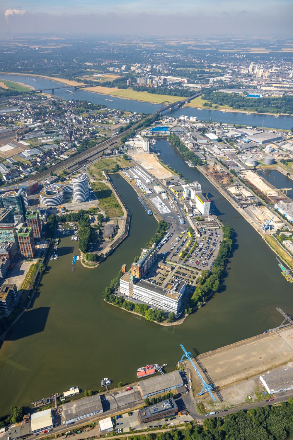 Luftaufnahme Düsseldorf - Umbau der ehemaligen Plange Mühle zum Medienhafen in Düsseldorf im Bundesland Nordrhein-Westfalen, Deutschland